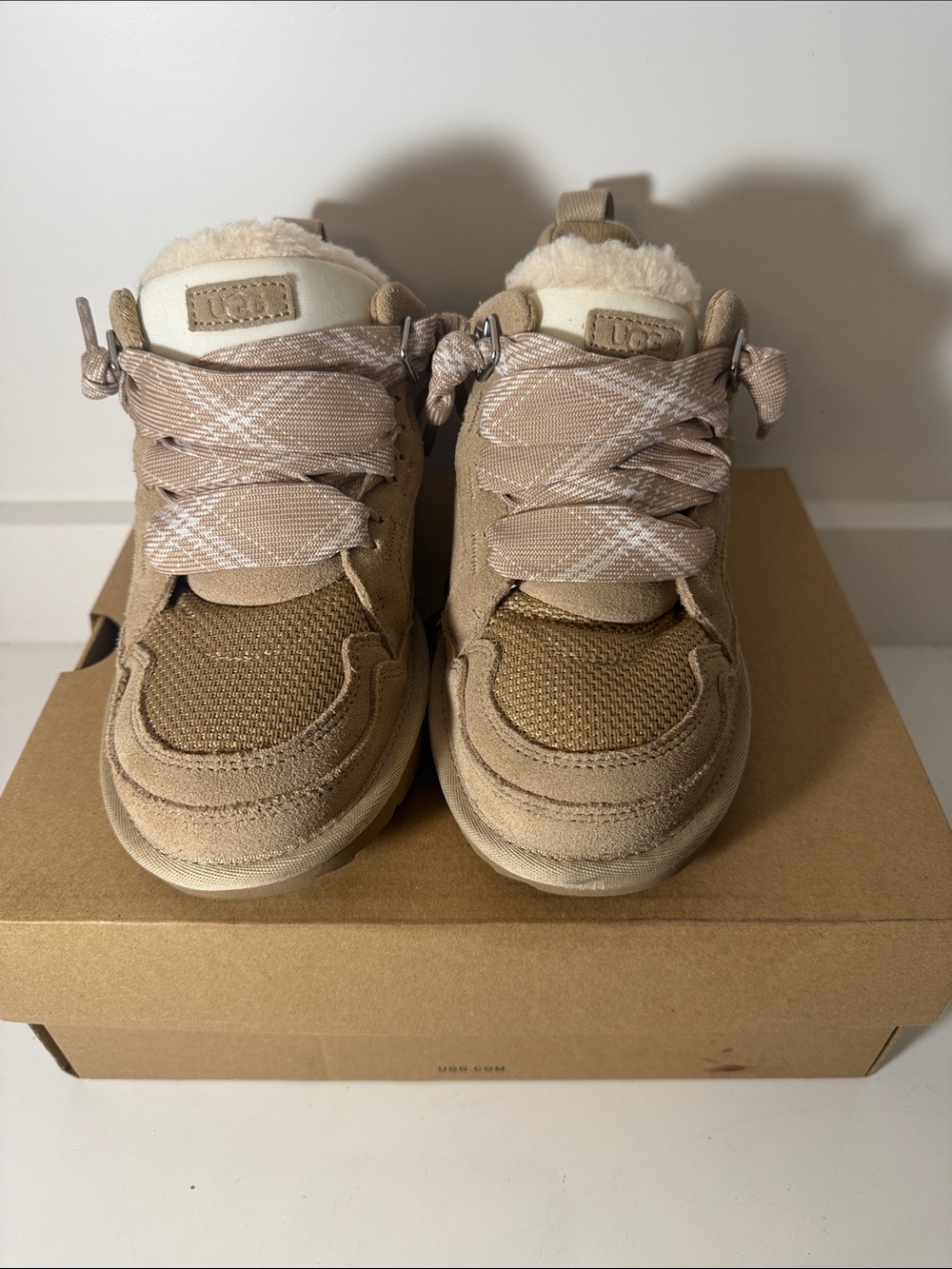 UGG Kids Sand Lowmel Lace-Up Sneakers - Size 4